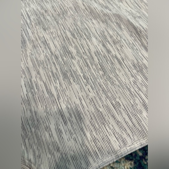 Lululemon tank top - Size 4 - Picture 7 of 7